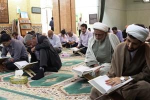 نوای پرفیض دعای عرفه در منطقه ویژه پارس طنین انداز شد