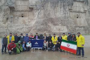 صعود کوهنوردان منطقه ویژه پارس به قله کوه سرسپید شهرستان مرودشت