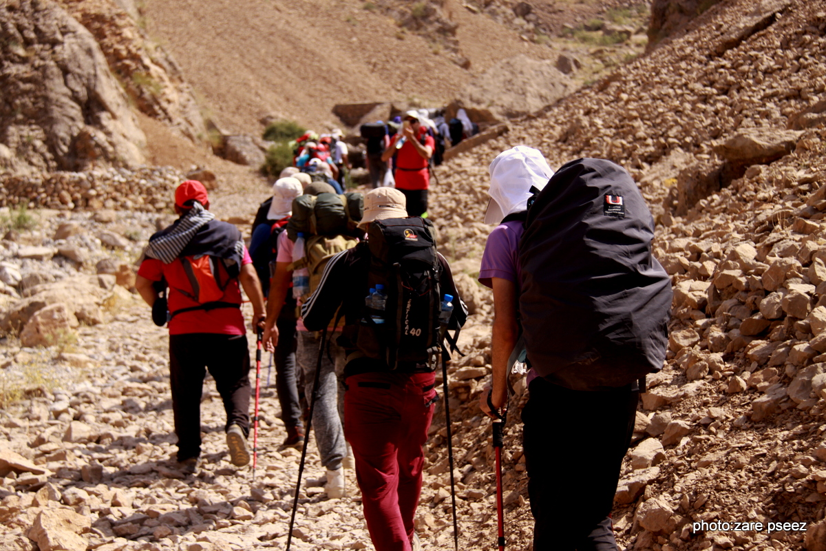 صعود کوهنوردان سازمان منطقه ویژه پارس به قله اشترانکوه 5