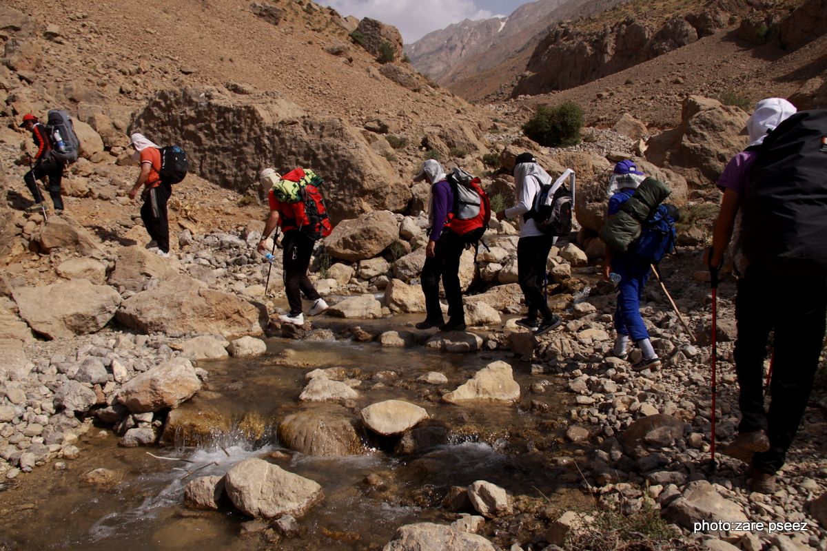 صعود کوهنوردان سازمان منطقه ویژه پارس به قله اشترانکوه 17