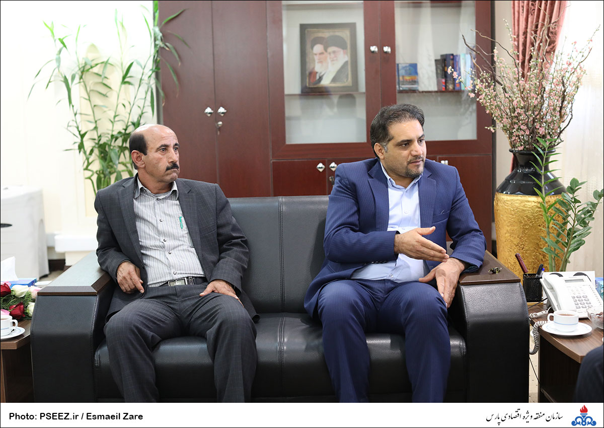 دیدار اعضای شورای اسلامی  و شهردار عسلویه با مدیر عامل 5