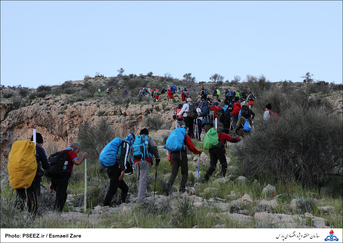 صعود کوهنوردان سازمان به قله بیرمی استان بوشهر 1
