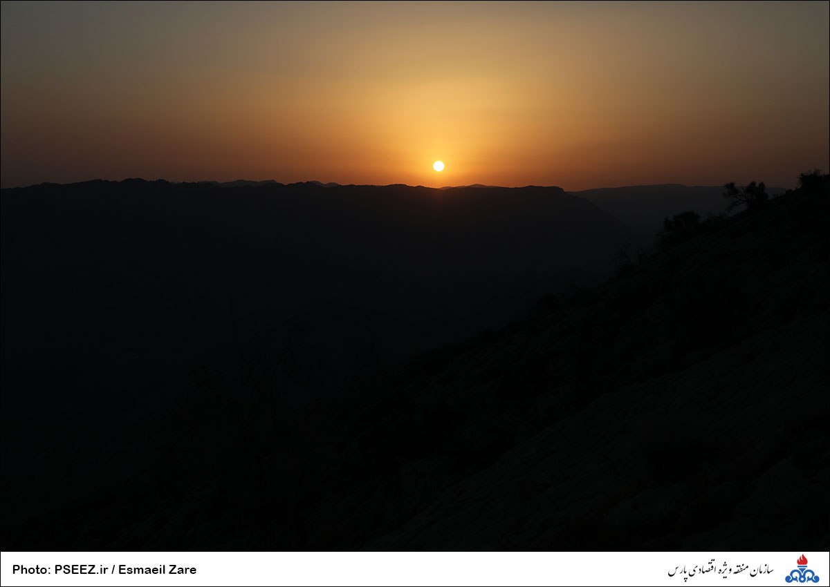 صعود کوهنوردان سازمان به قله بیرمی استان بوشهر 4