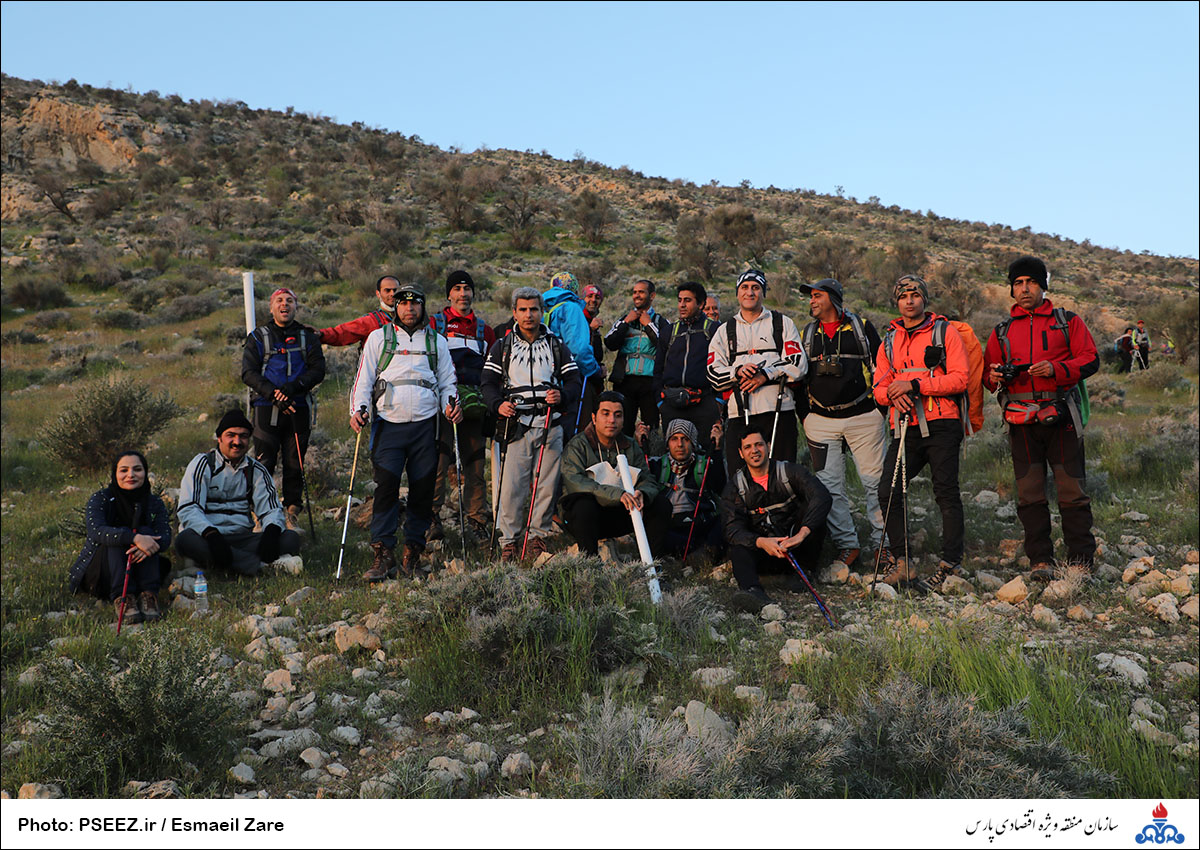 صعود کوهنوردان سازمان به قله بیرمی استان بوشهر 8
