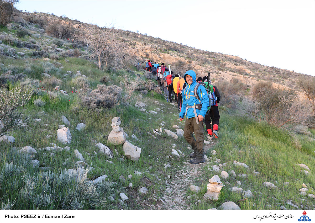 صعود کوهنوردان سازمان به قله بیرمی استان بوشهر 12