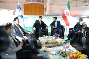 بازدیدِ مدیرعامل سازمان منطقه ویژه پارس از شرکت های حاضر در نمایشگاه بین المللی نفت