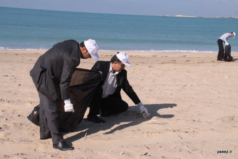 پاکسازی ساحل خلیج فارس