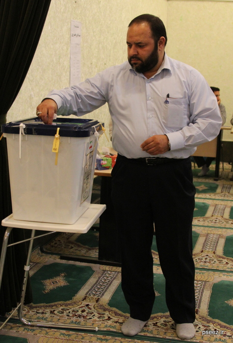 حضور حماسی تلاشگران صنعت نفت پای صندوق رای