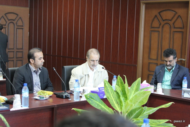 مشاور پژوهشی وزیر