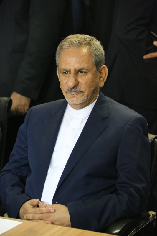 بازدید دکتر جهانگیری معاون اول رییس جمهور از بیست و یکمین نمایشگاه بین المللی نفت،گاز ، پالایش و پتروشیمی 13