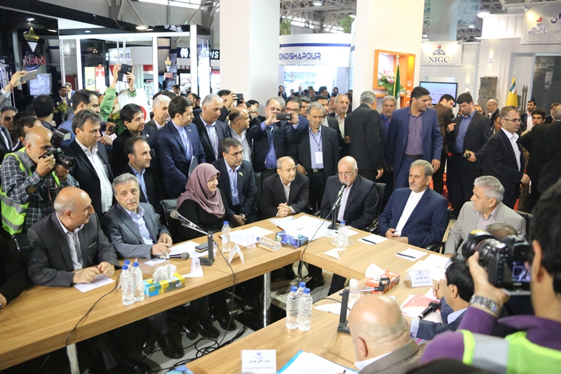 بازدید دکتر جهانگیری معاون اول رییس جمهور از بیست و یکمین نمایشگاه بین المللی نفت،گاز ، پالایش و پتروشیمی 14