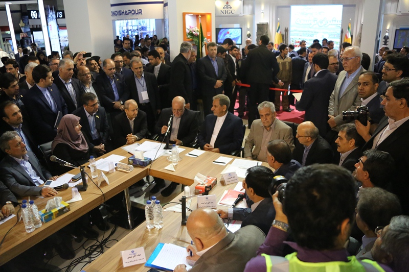 بازدید دکتر جهانگیری معاون اول رییس جمهور از بیست و یکمین نمایشگاه بین المللی نفت،گاز ، پالایش و پتروشیمی 15