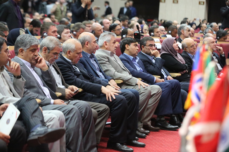 سخنرانی معاون رییس جمهور در بیست و یکمین نمایشگاه بین المللی نفت، گاز، پالایش و پتروشیمی 13