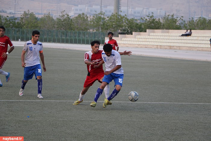 بازی تیم های استقلال و پرسپولیس نایبند 15