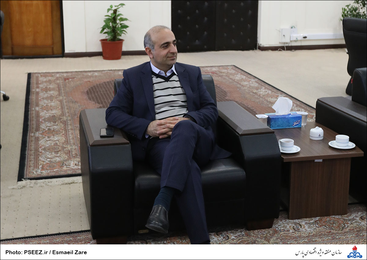دیدار امام جمعه عسلویه با مدیرعامل 6