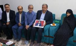 دیدار مدیرعامل سازمان منطقه ویژه پارس با مادر شهیدان نادر و صادق گنجی