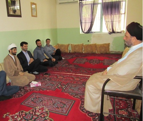 امام جمعه دیّر: توسعه متوازن فرهنگی و صنعتی نشانه ی پیشرفت است