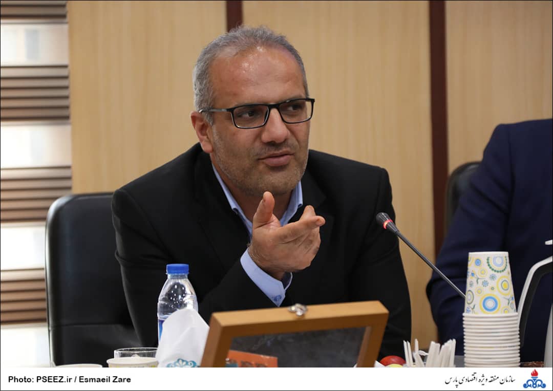 دو عنوان کتاب با موضوع مدیریت بحران به دستگاه های اجرایی جنوب استان بوشهر اهدا می شود