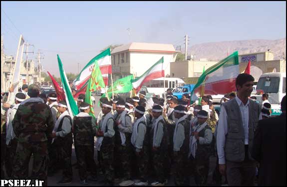 گزارش تصویری / برگزاری راهپیمایی روز نوجوان و بسیج دانش آموزی در عسلویه