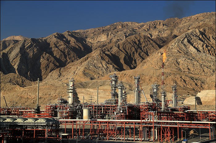 پتروشیمی ها نگران تامین خوراک نباشند