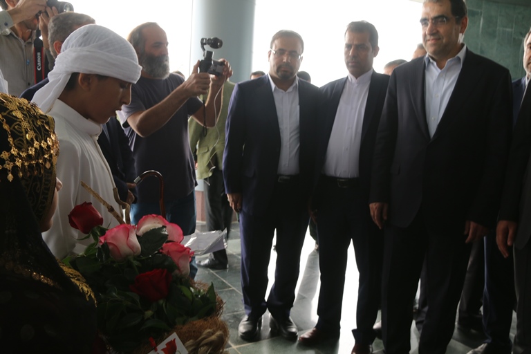 وزیر بهداشت وارد عسلویه شد