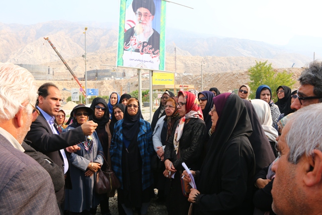 بازدید بازنشستگان آموزش و پرورش استان بوشهر از پایتخت انرژی کشور