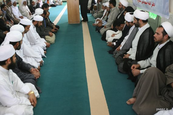 گزارش تصویری/ حضور نمایتده ولی فقیه و امام جمعه بوشهر در جمع اهل تسنن عسلویه(2)