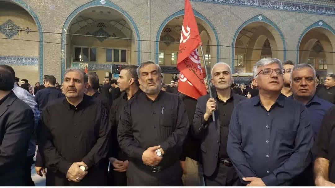 مدیرعامل سازمان منطقه ویژه پارس در مراسم وداع با رهبر شهید