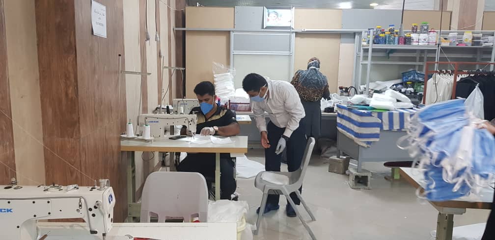 کارگاه تولید ماسک با حضور کارکنان داوطلب سازمان منطقه ویژه پارس در شهر جم راه&zwnj;اندازی شد