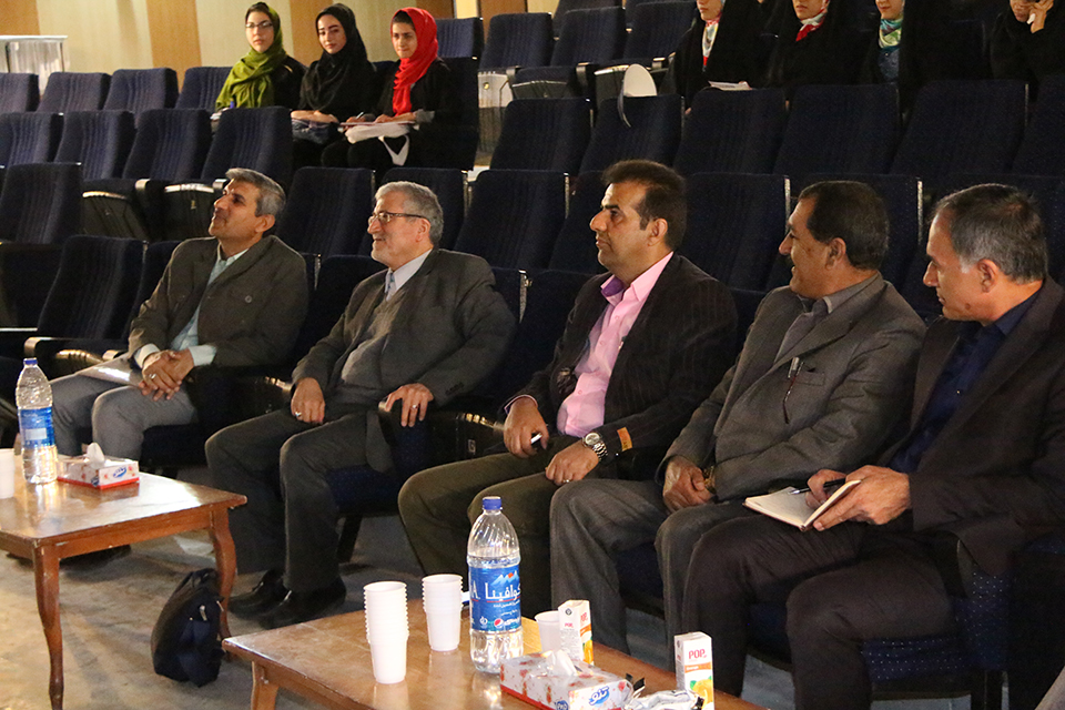 بازدید مشاور اجتماعی وزیر نفت از طرح نخبه پروری سازمان منطقه ویژه پارس