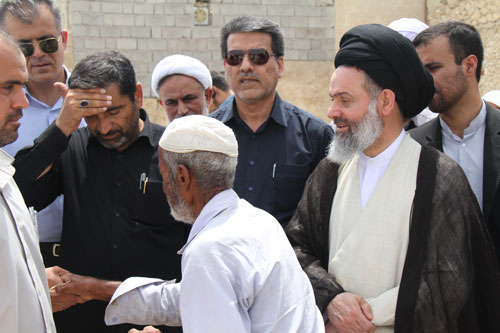 بازدید  <strong class='sis-keyword'>آیت الله حسینی بوشهری</strong> از روستای درویشی