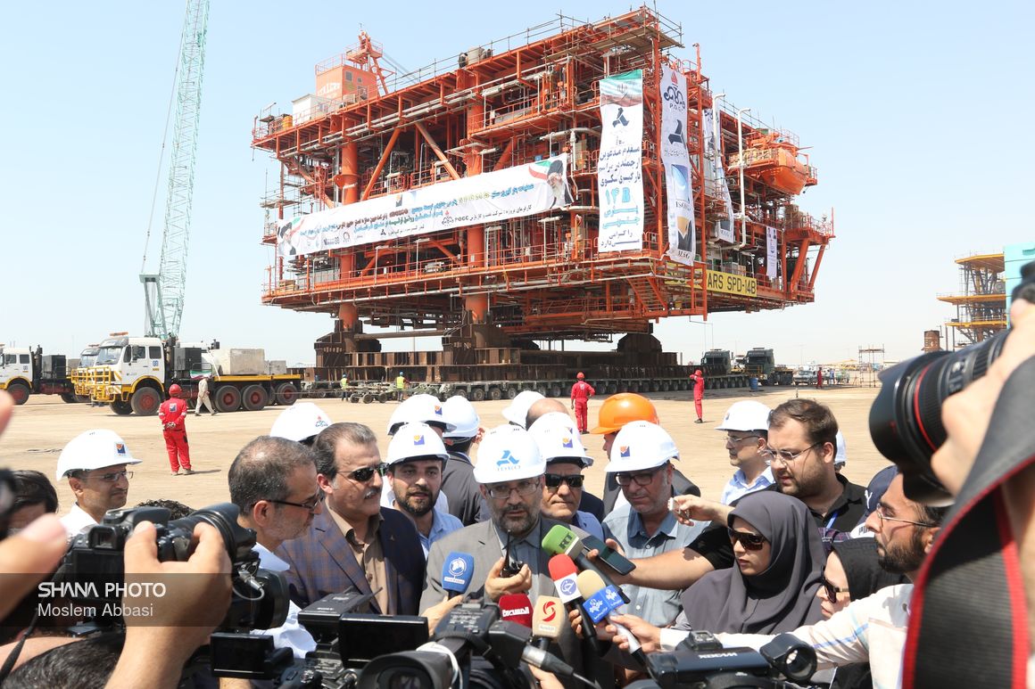 بارگیری سومین سکوی فاز 14 پارس جنوبی 6
