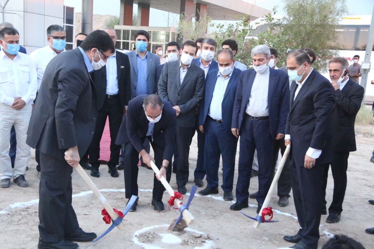 کلنگ زنی پتروشیمی ارغوان 1