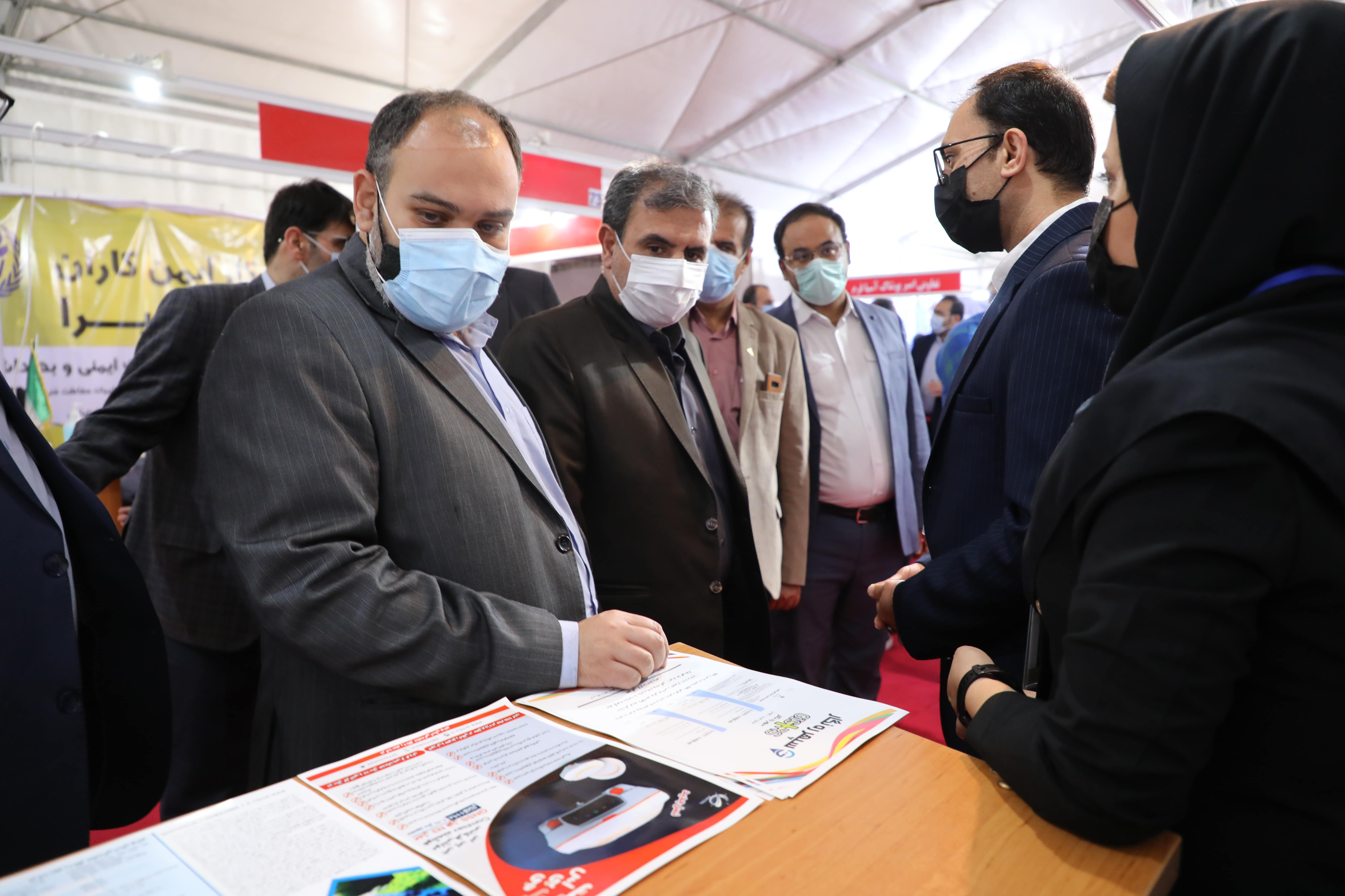 دیدار مدیر عامل از نمایشگاه 7