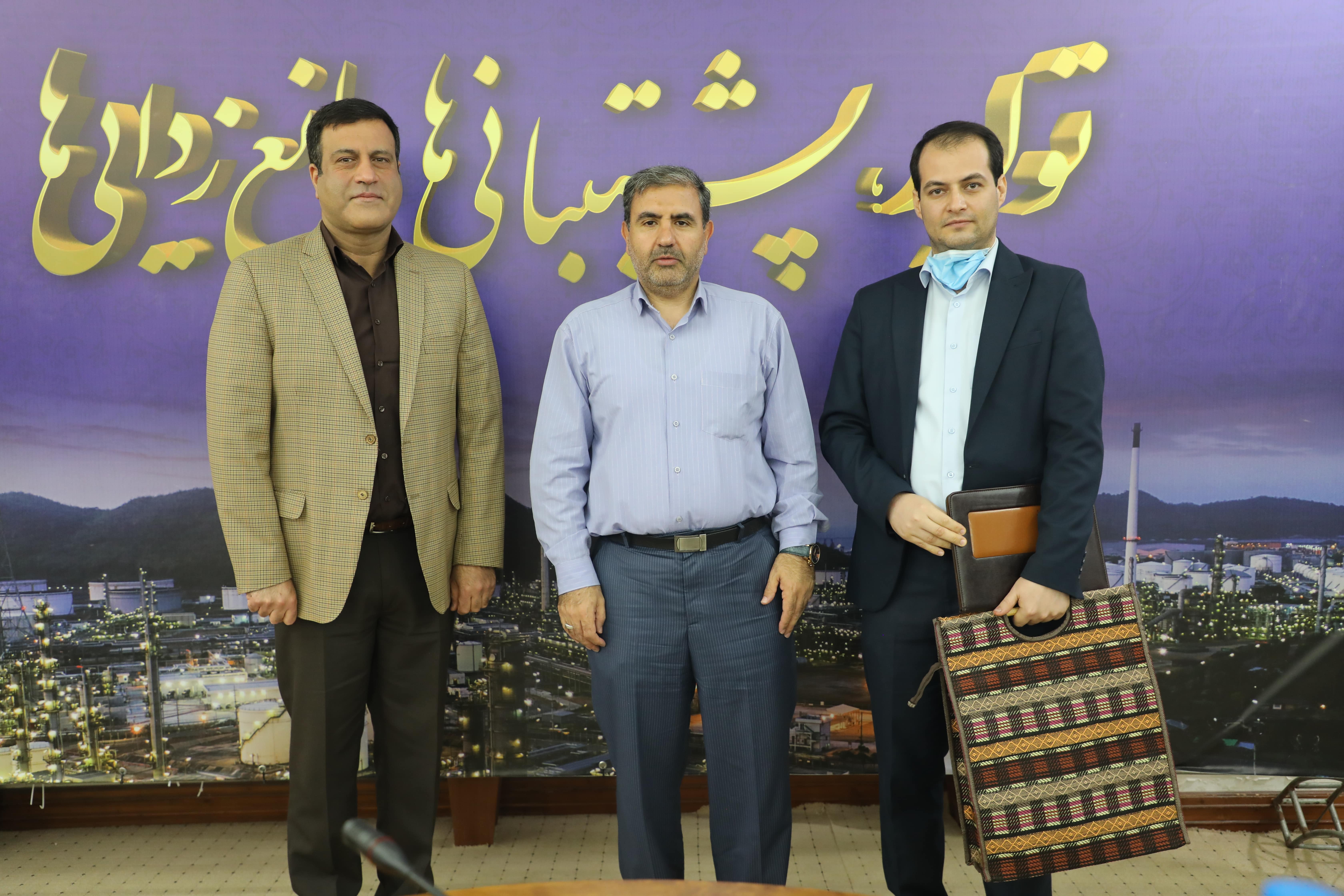 تقدیر از پژوهشگر برتر 8