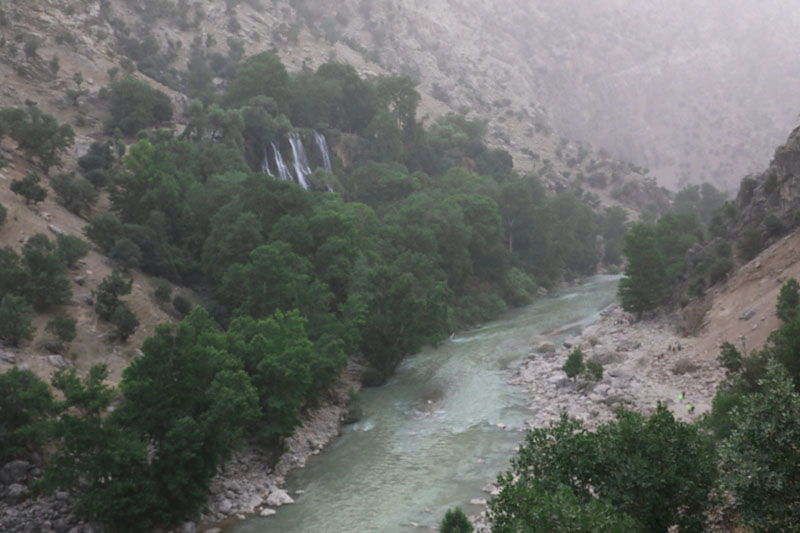 پیمایش مسیر آبشار زرد لیمه در کوهرنگ  23