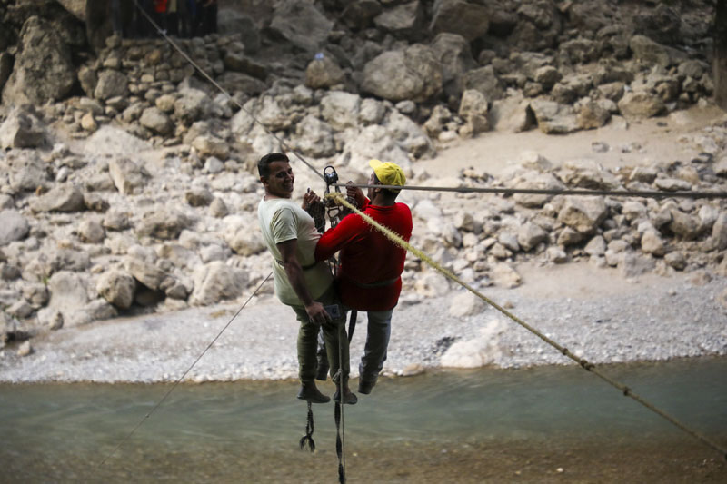 پیمایش مسیر آبشار زرد لیمه در کوهرنگ  27