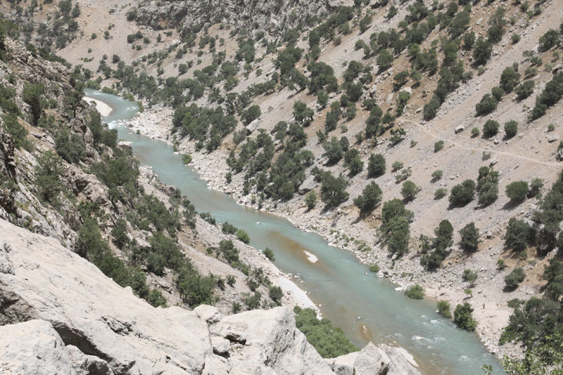 پیمایش مسیر آبشار زرد لیمه در کوهرنگ  46