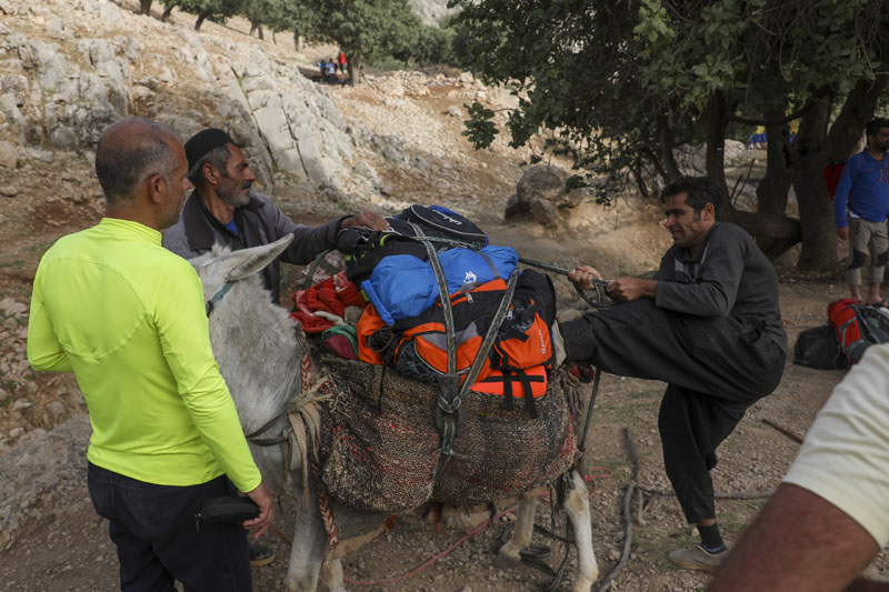 پیمایش مسیر آبشار زرد لیمه در کوهرنگ  54