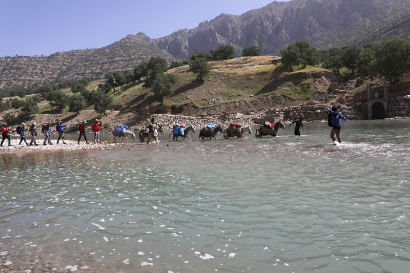 پیمایش مسیر آبشار زرد لیمه در کوهرنگ  61