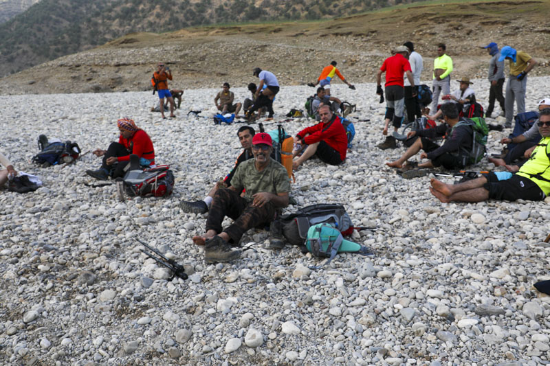 پیمایش مسیر آبشار زرد لیمه در کوهرنگ  70