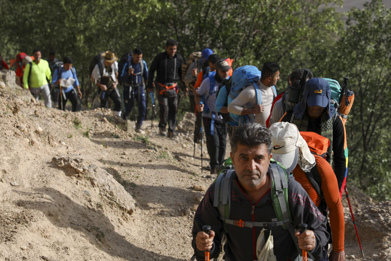 پیمایش مسیر آبشار زرد لیمه در کوهرنگ  75