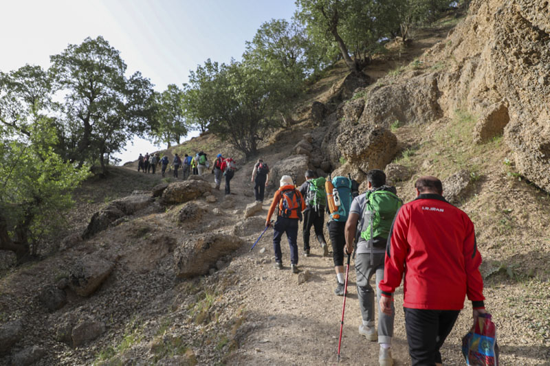 پیمایش مسیر آبشار زرد لیمه در کوهرنگ  77