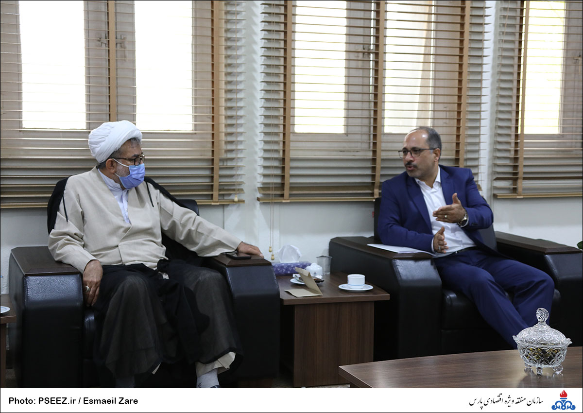 جلسه دکتر احمدی جهت بحران آب جم 11