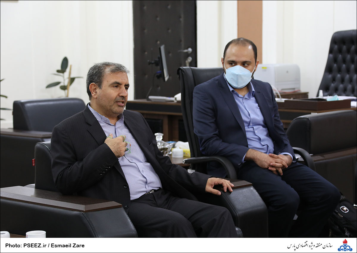 جلسه دکتر احمدی جهت بحران آب جم 16