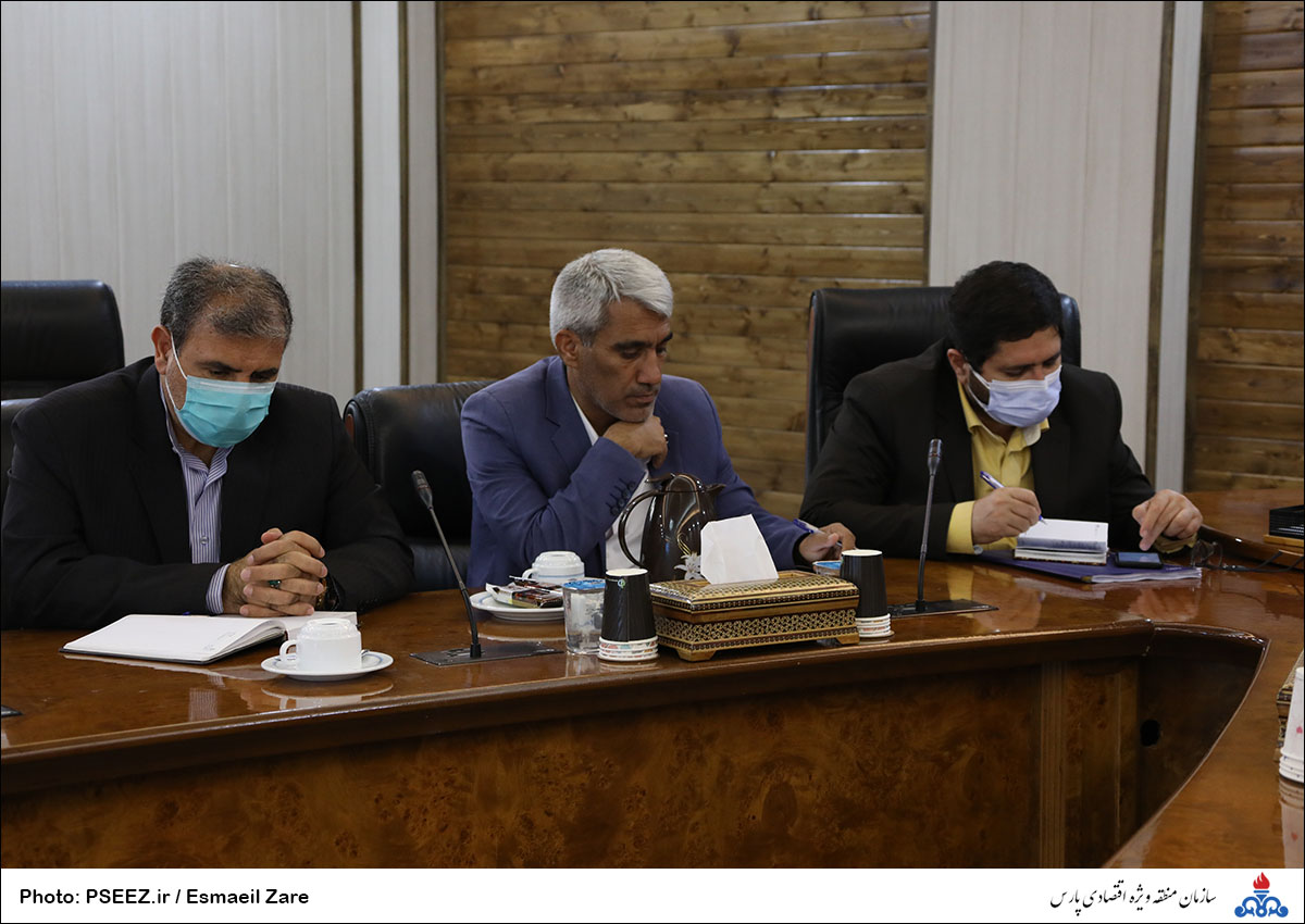 جلسه دکتر احمدی جهت بحران آب جم 20