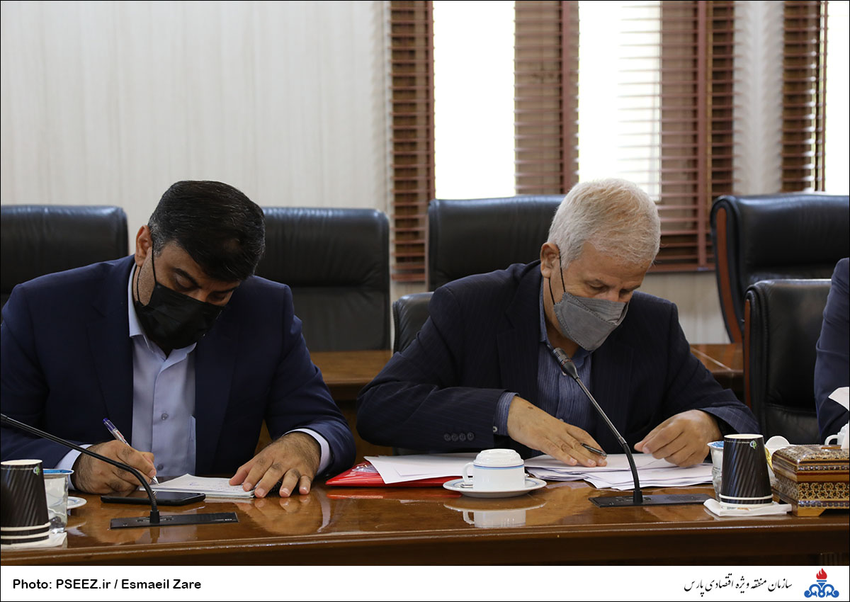 جلسه دکتر احمدی جهت بحران آب جم 27