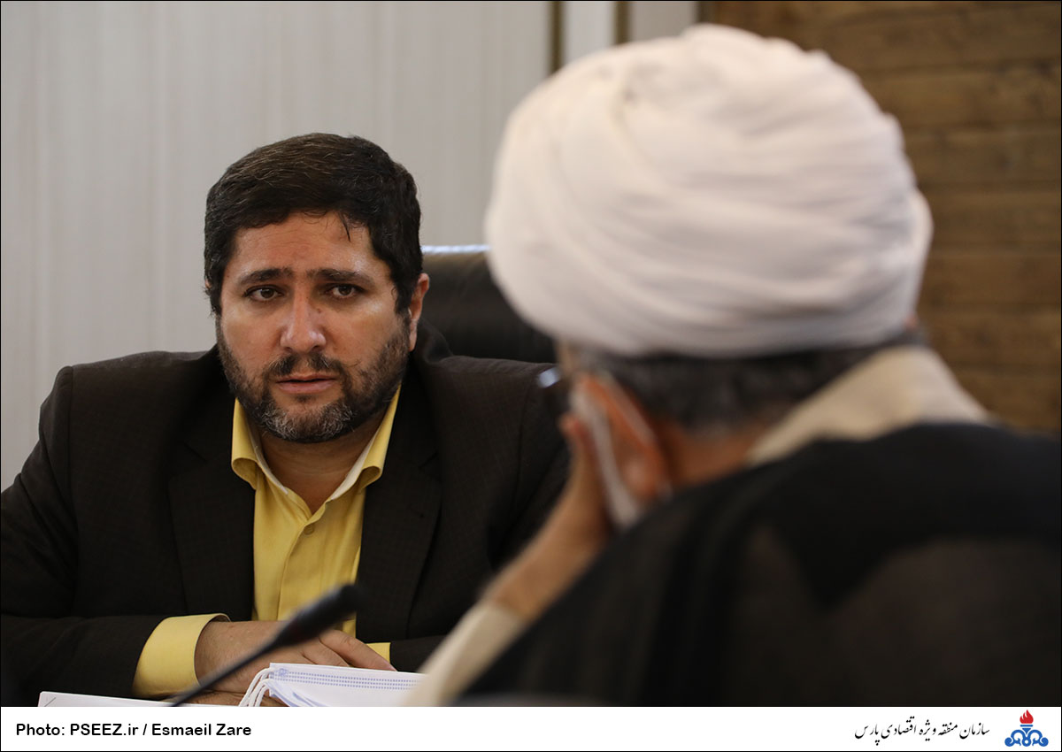 جلسه دکتر احمدی جهت بحران آب جم 31