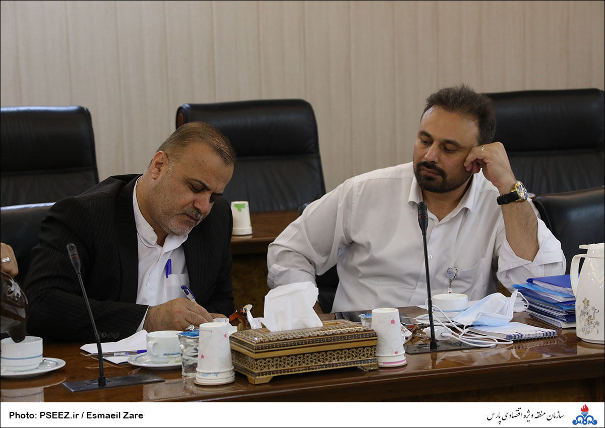 جلسه دکتر احمدی جهت بحران آب جم 39