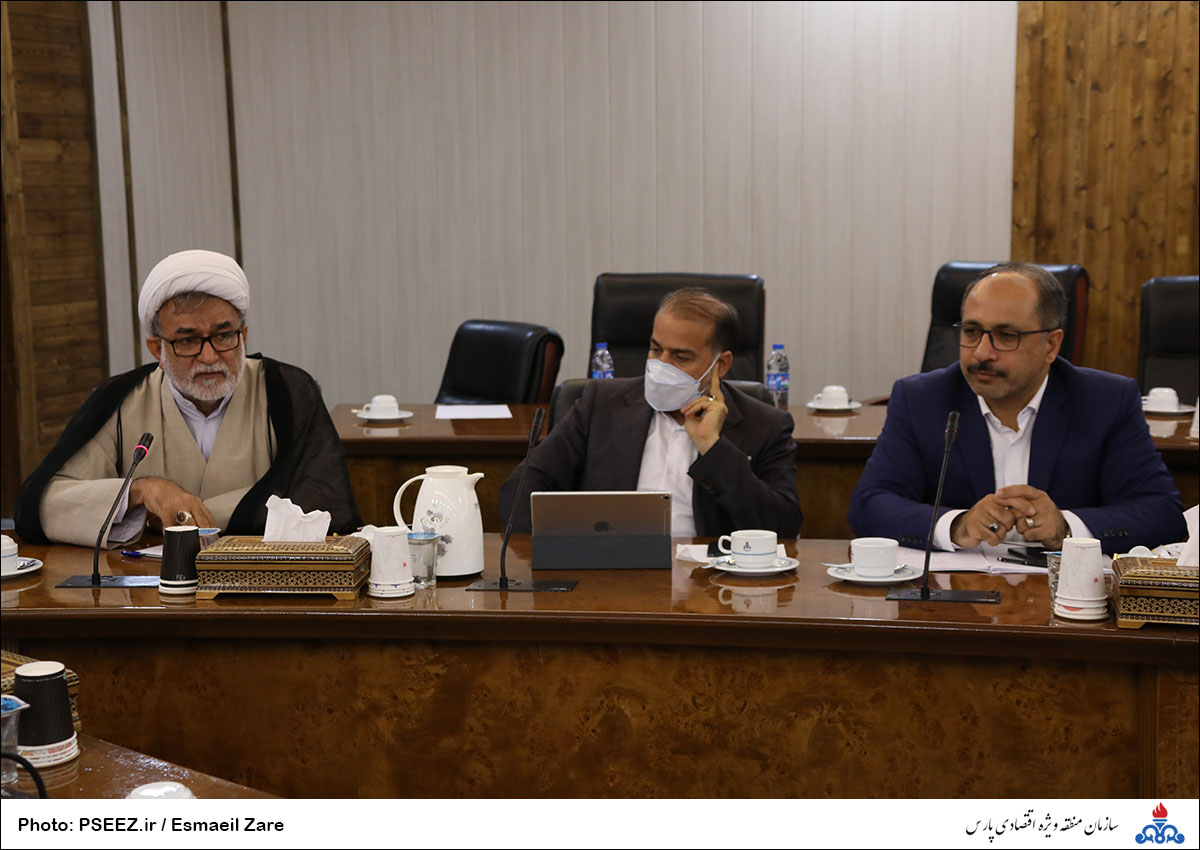 جلسه دکتر احمدی جهت بحران آب جم 41